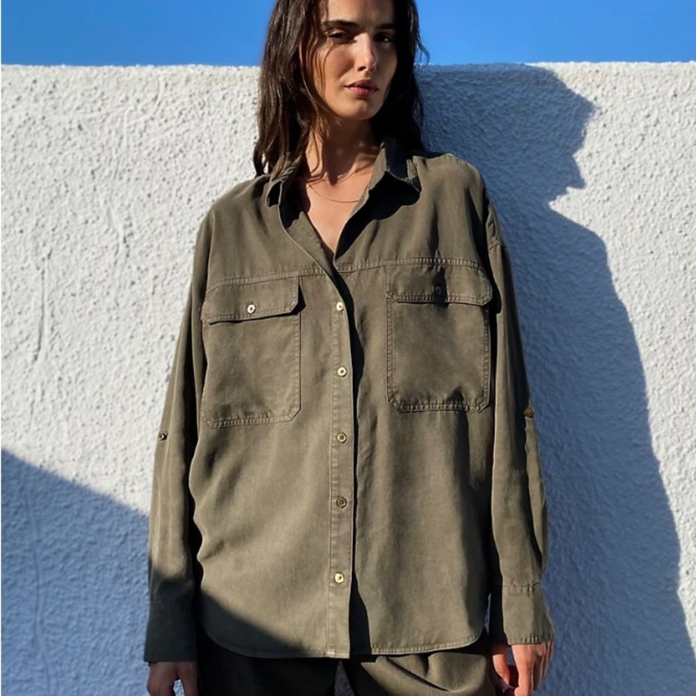 Aritzia⭐️Babaton Utility button down❤️EUC